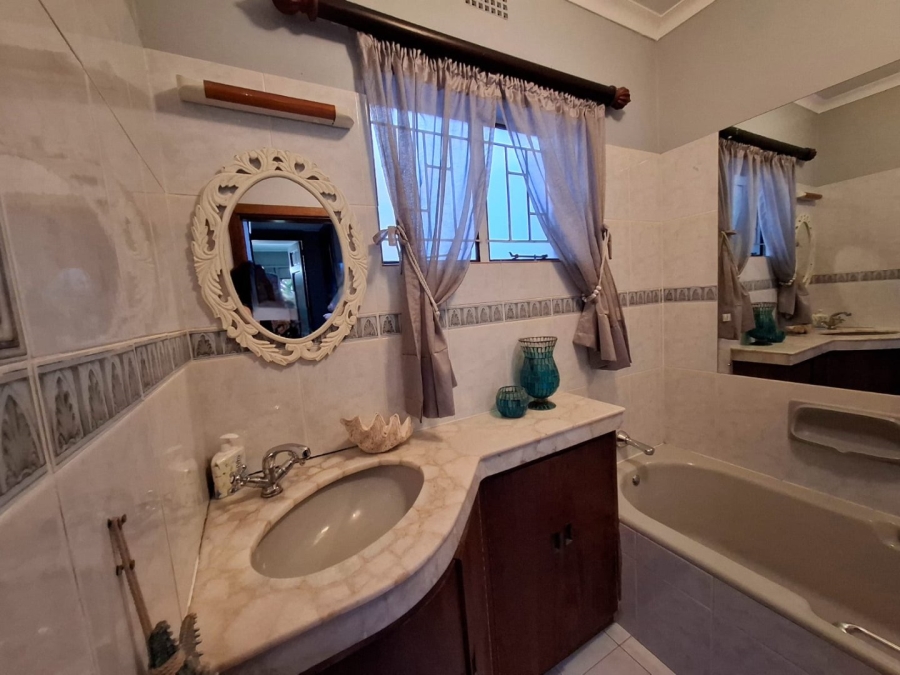 5 Bedroom Property for Sale in Protea Park North West